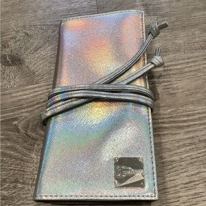 NEW IT COSMETICS HOLOGRAPHIC SILVER BRUSH CASE BAG